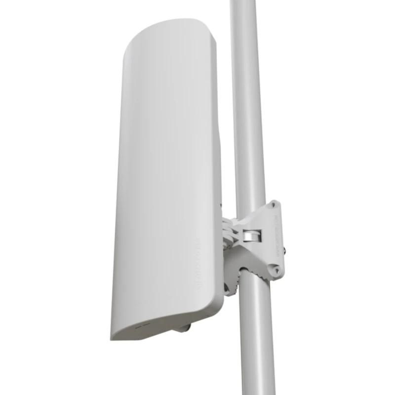 Punt d'accés de xarxa Mikrotik mANTBox ax 15s WiFi6 1xGbE 1x2.5G SFP Out